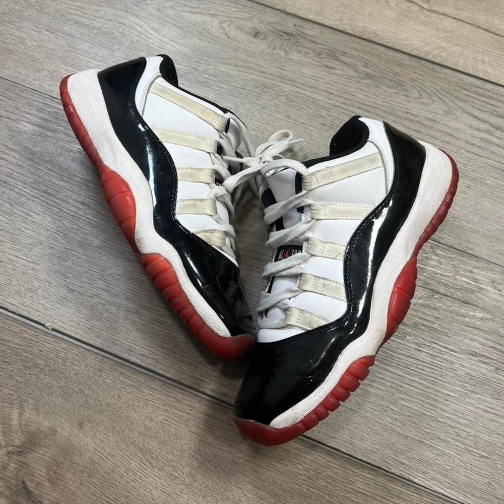 Jordan 11 Retro Low Boys Cherry White Red Black 528896-160